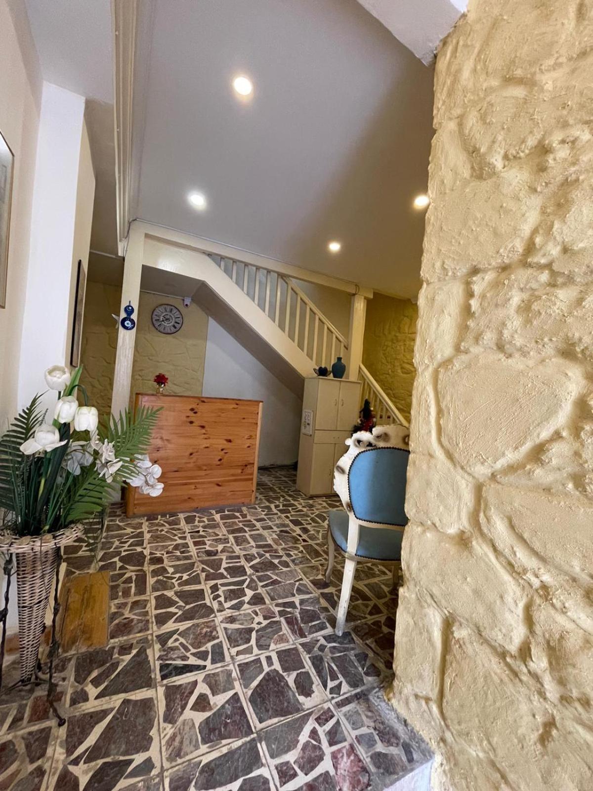 Deniz Konak Boutique Hotel Kerýnia Eksteriør bilde